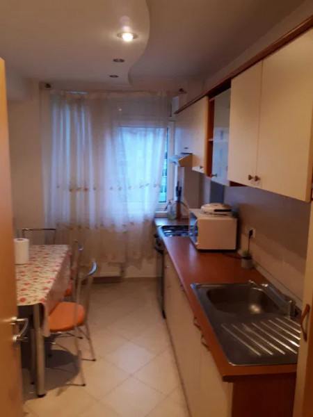 Apartament cu 3 camere in zona Circumvalatiunii 