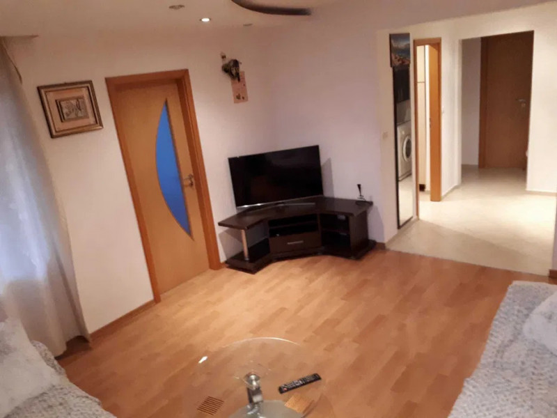 Apartament cu 3 camere in zona Circumvalatiunii 