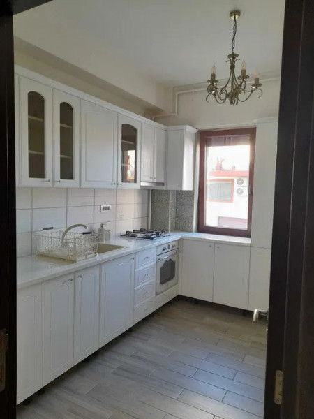 Apartament 2 camere zona Mircea cel Batran