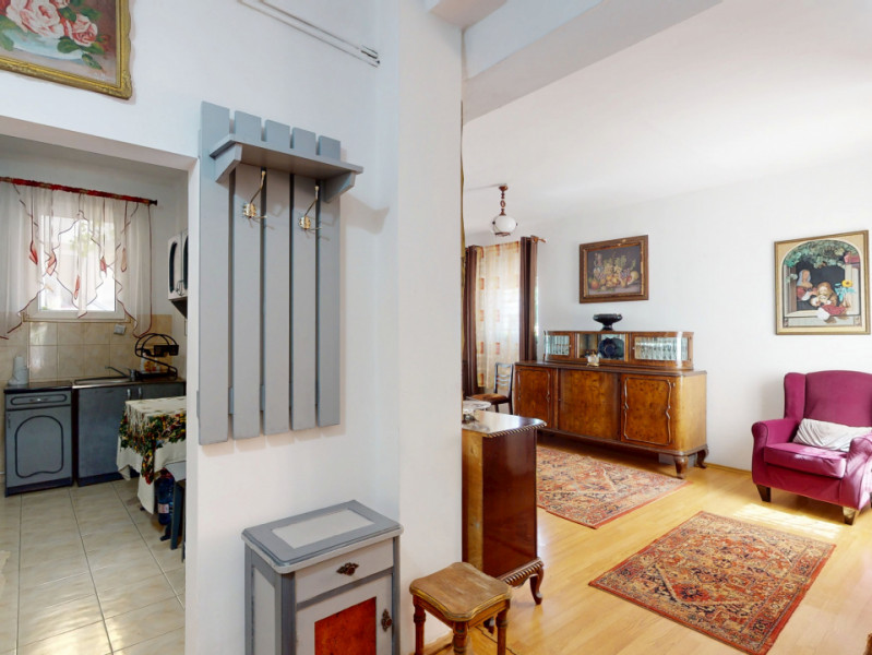 Casa 6 Camere & 1 Spatiu Comercial - Zona Lipovei - 0% Comision 