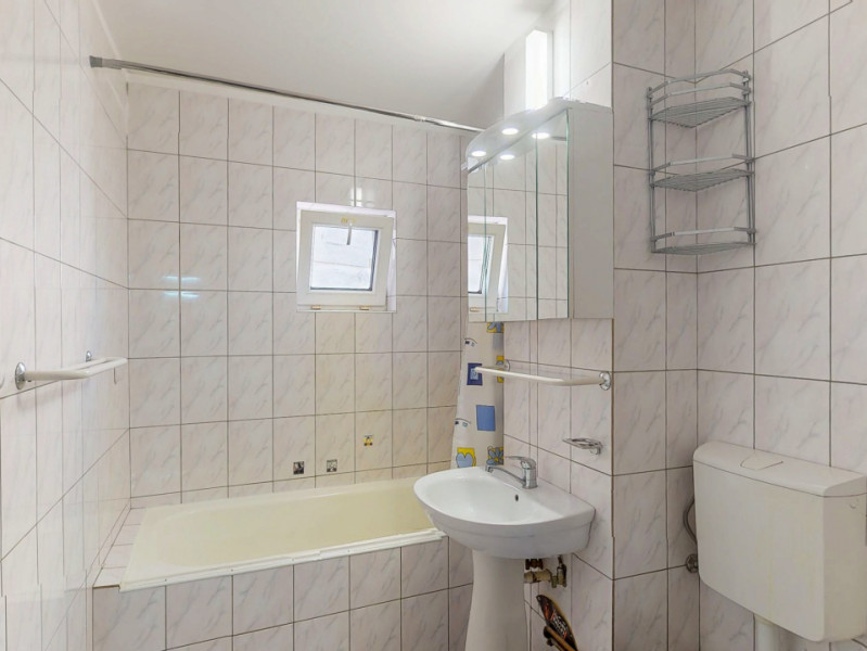 Apartament 3 Camere - Zona Lunei - 0% Comision 