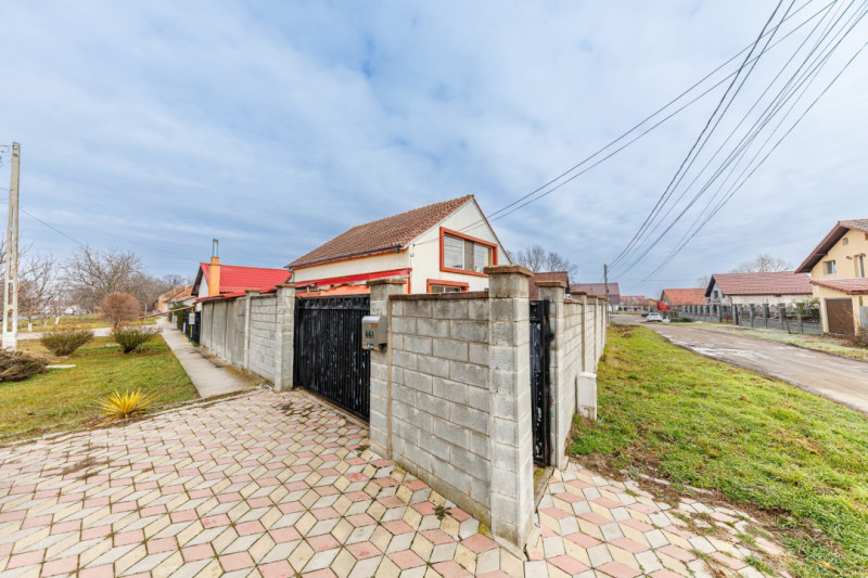 Casă individuală de vânzare în Sânmihaiul Român – 0% COMISION!