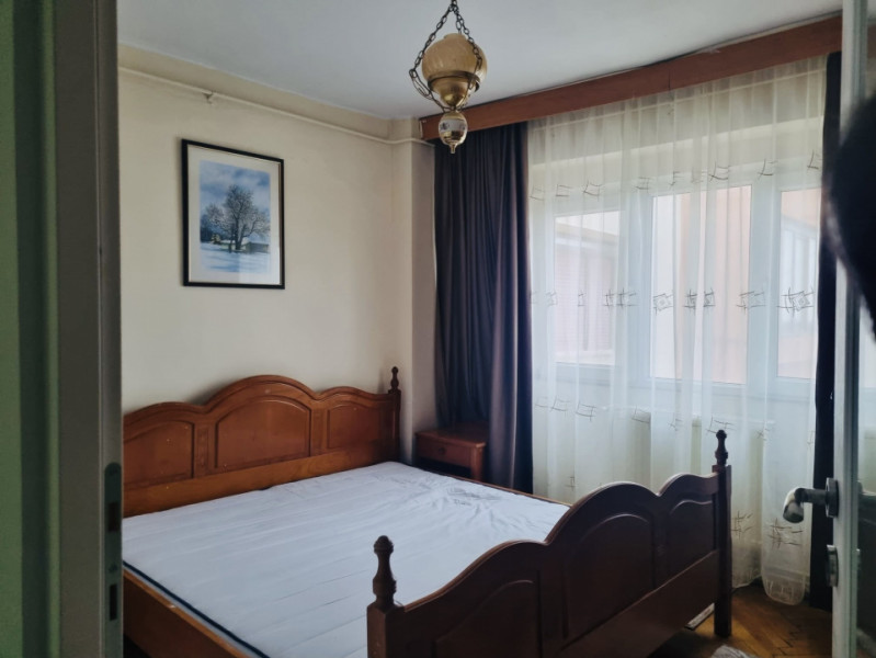 Închiriez apartament 3 camere, decomandat, Zona Dacia, str. Timiș, Timișoara