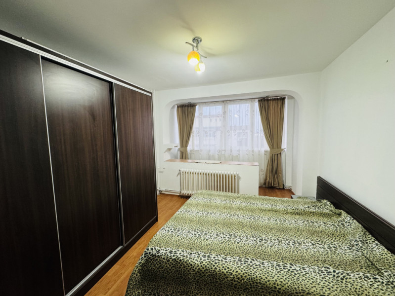 Apartament 2 camere de închiriat, strada Liviu Rebreanu nr. 143, decomandat