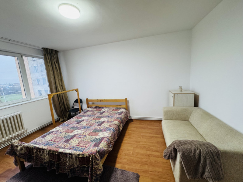 Apartament 2 camere de închiriat, strada Liviu Rebreanu nr. 143, decomandat