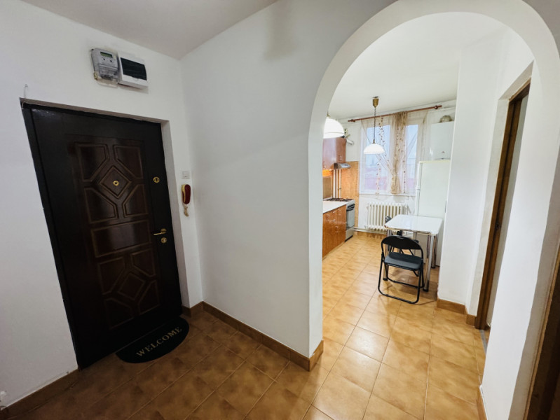 Apartament 2 camere de închiriat, strada Liviu Rebreanu nr. 143, decomandat
