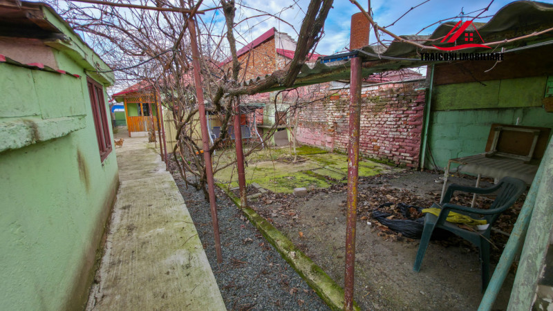 Casă individuală 2 camere zona Girocului teren 358 mp 0% comision