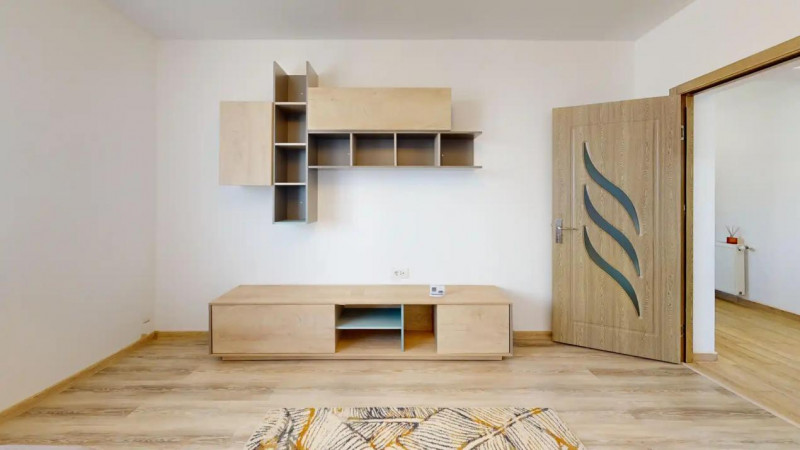 Apartament 2 camere de vânzare, mobilat și utilat, cu parcare privată