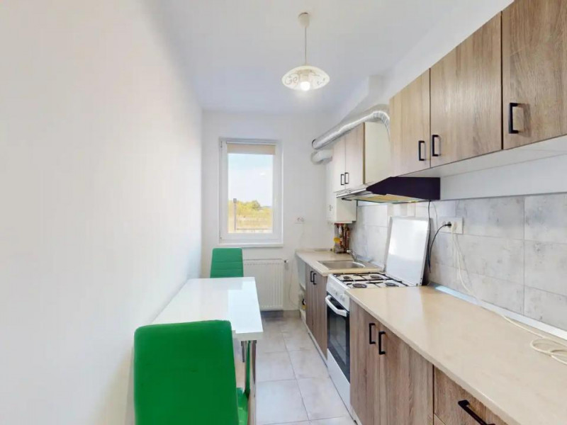 Apartament 2 camere de vânzare, mobilat și utilat, cu parcare privată