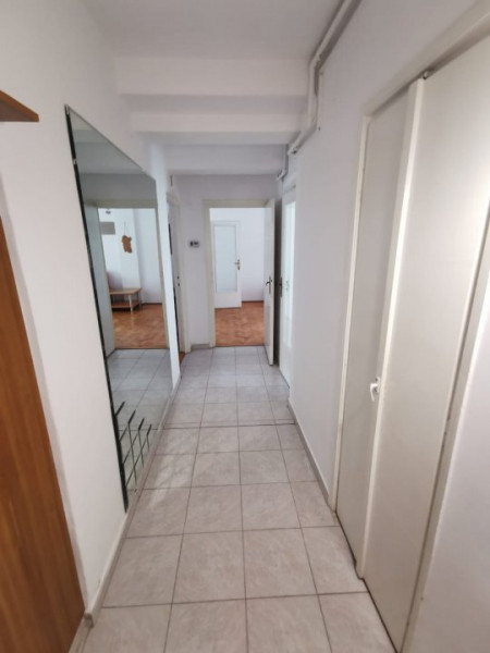 Apartament in Centrul Timisoarei, Piata Operei, vedere spere Caterdrala