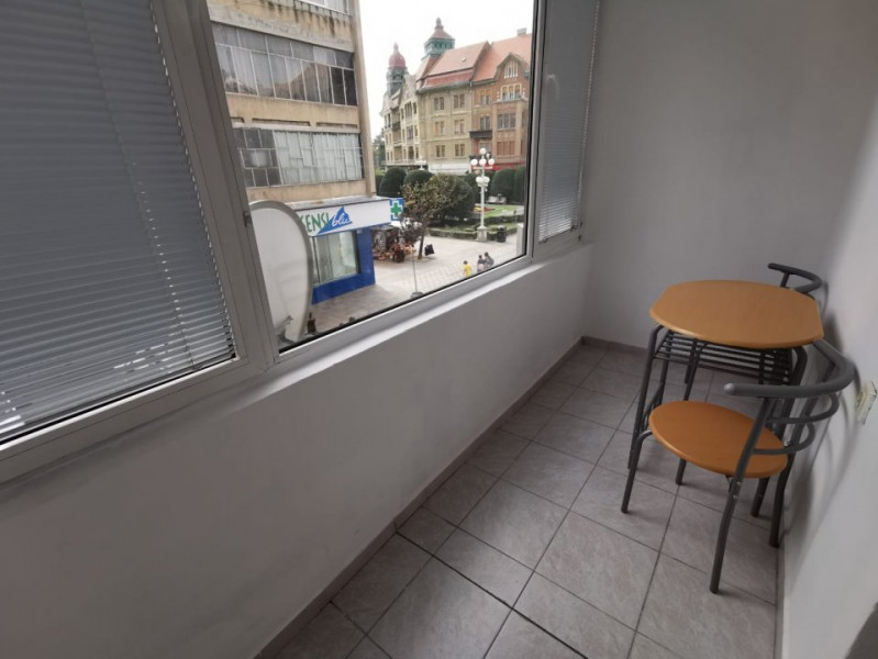 Apartament in Centrul Timisoarei, Piata Operei, vedere spere Caterdrala