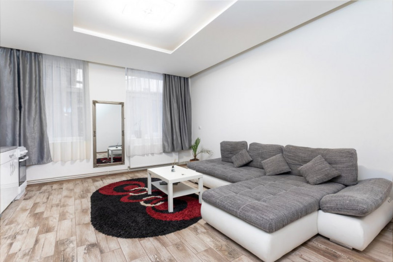 Apartament in Piata Unirii, parter, 0% COMISION