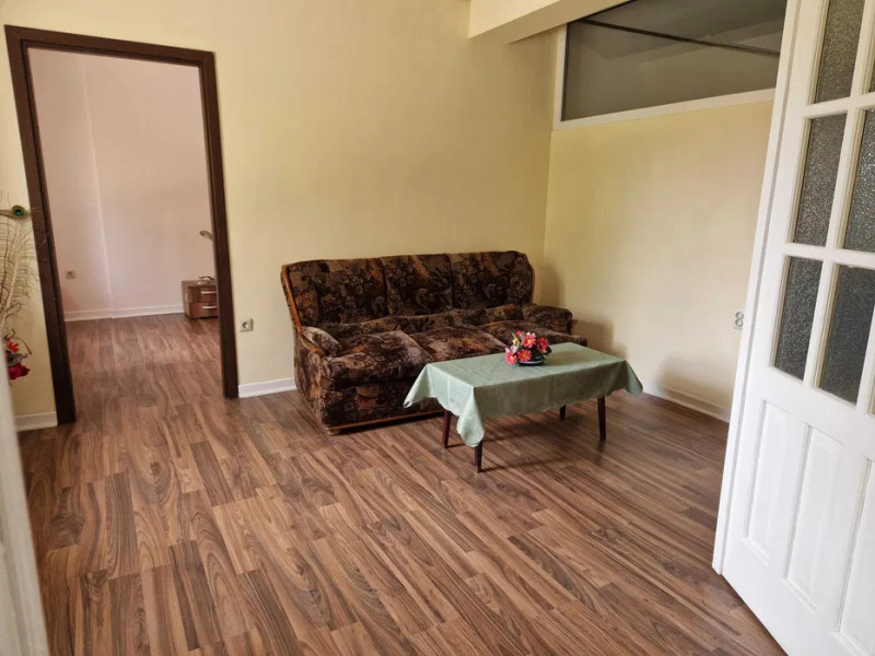 Apartament la curte in zona Brancoveanu